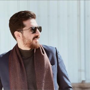 Meet your Posher, Malek